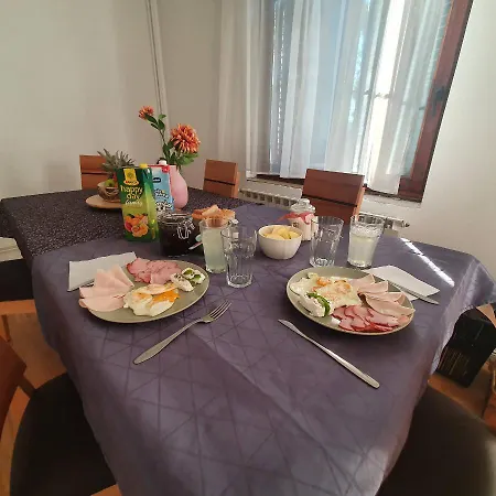 Che Private Banovci בית הארחה *