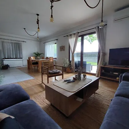 בית הארחה Che Private Banovci