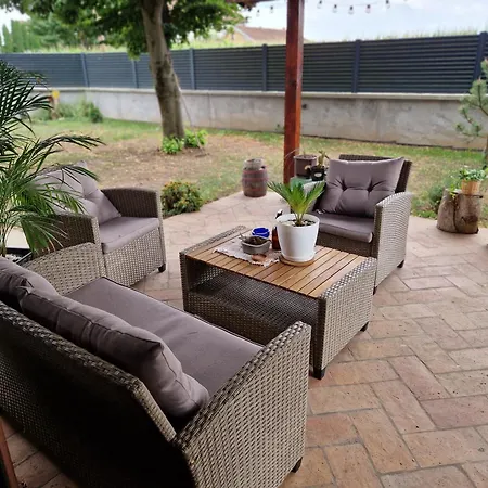 Che Private Banovci בית הארחה Novi Banovci